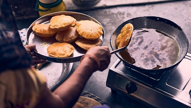 cooking on a gas hot plate