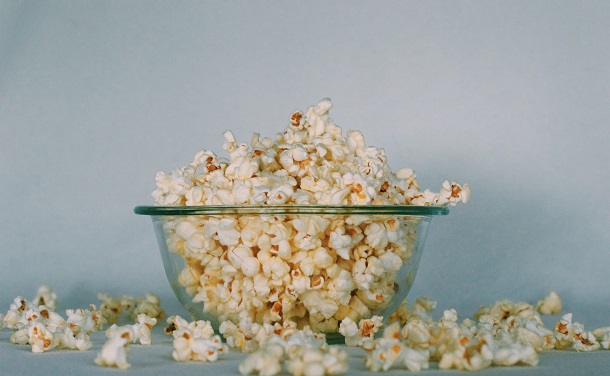 popcorn on glass bowl