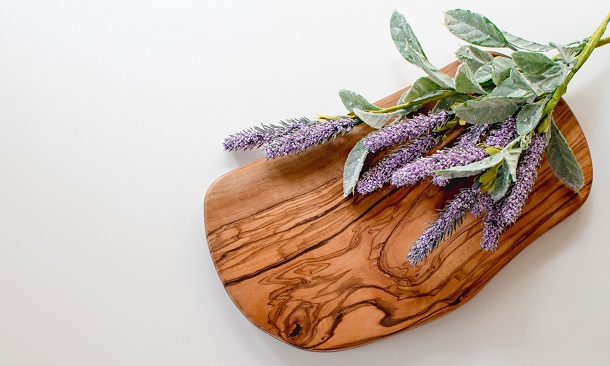 wooden cuttin board and lavender